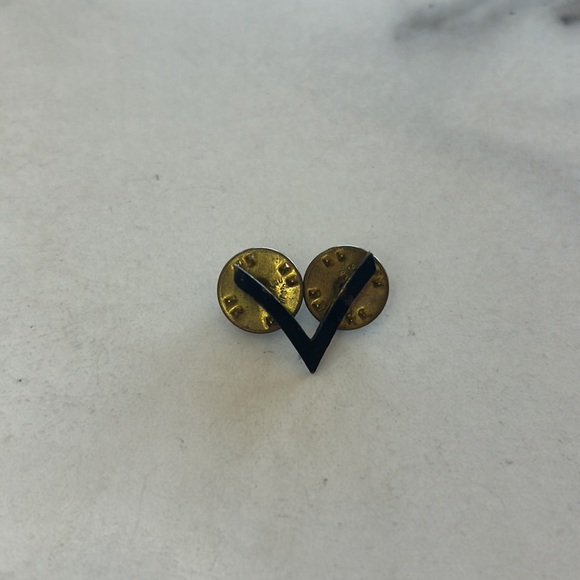 Black Chevron Pin Vintage Private First Class - Picture 3 of 4
